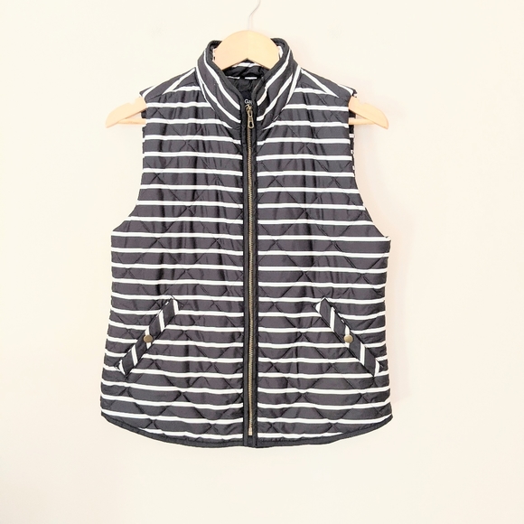 GAP Jackets & Blazers - GAP Quilted Vest